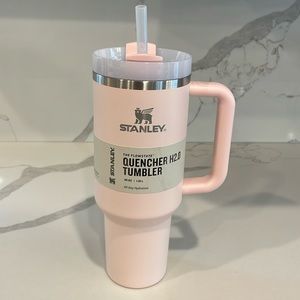 Stanley - BLOOM (light pink) - 40 oz. Flowstate Quencher H2.0 Tumbler - NWT!